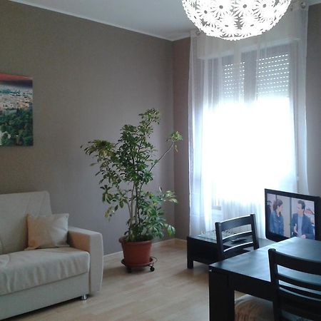Milan Certosa 3 Bedrooms Bagian luar foto