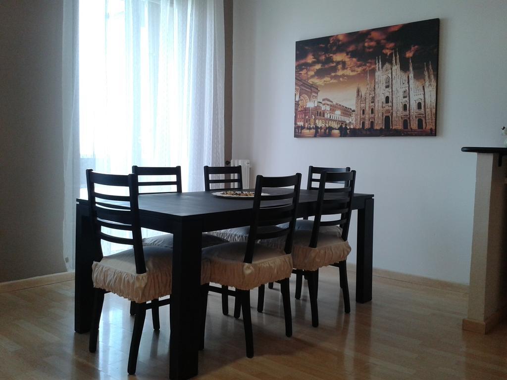 Milan Certosa 3 Bedrooms Bagian luar foto