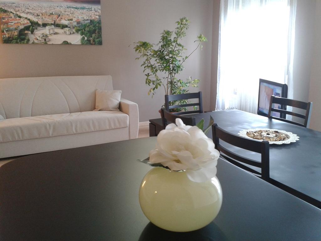 Milan Certosa 3 Bedrooms Bagian luar foto