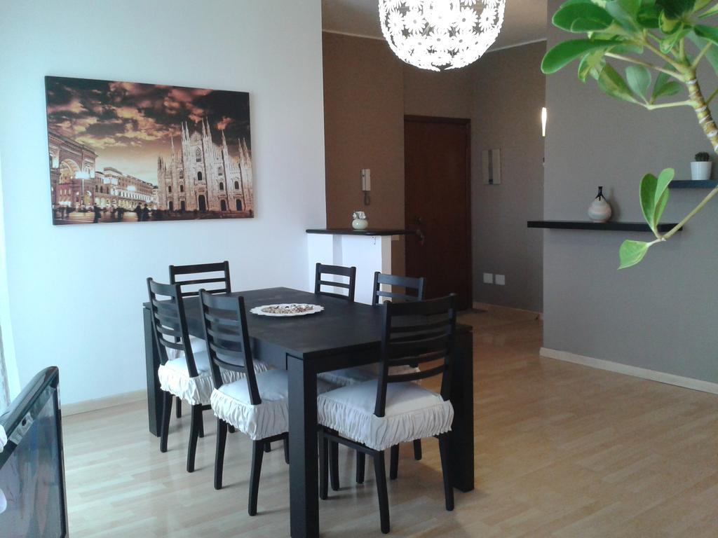Milan Certosa 3 Bedrooms Bagian luar foto