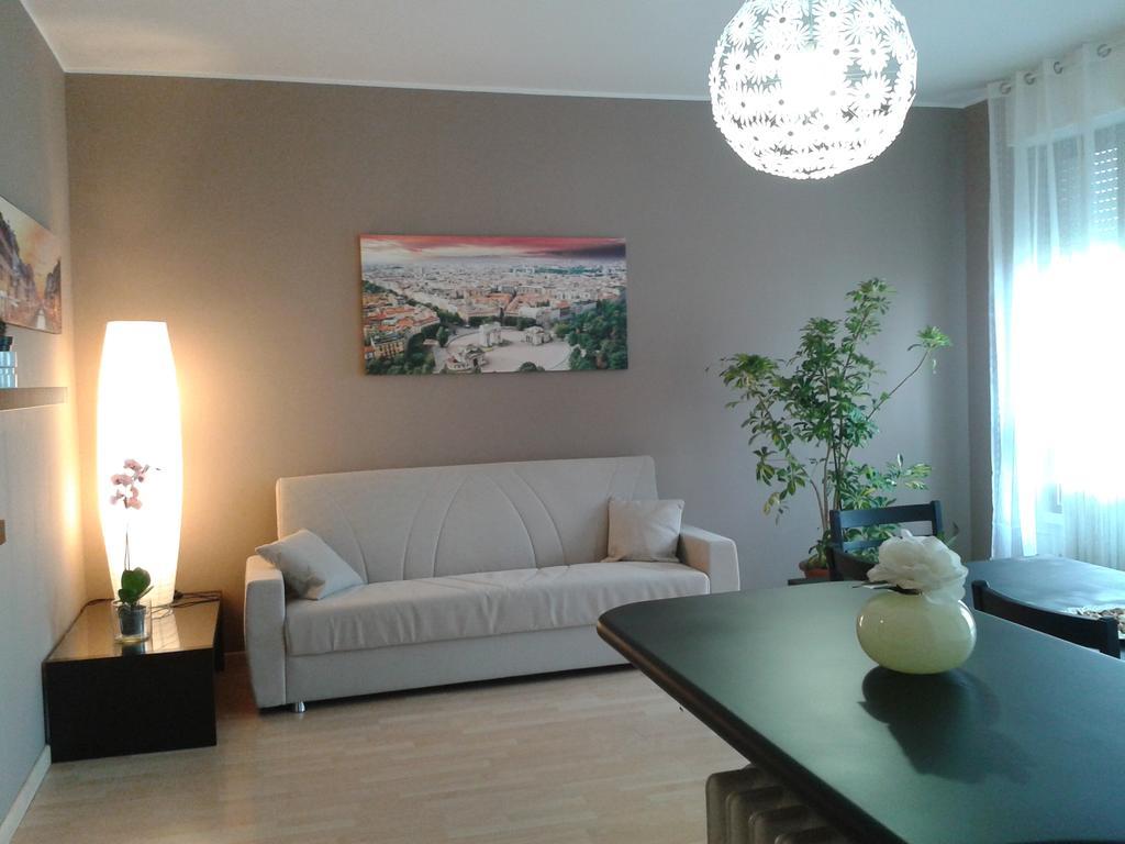 Milan Certosa 3 Bedrooms Bagian luar foto